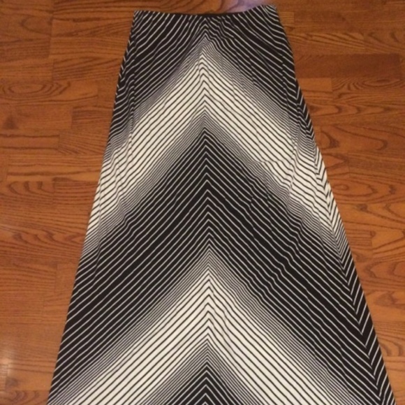 Black & White Long Maxi Skirt- S ( Temp- 1 day price drop) - Picture 2 of 8